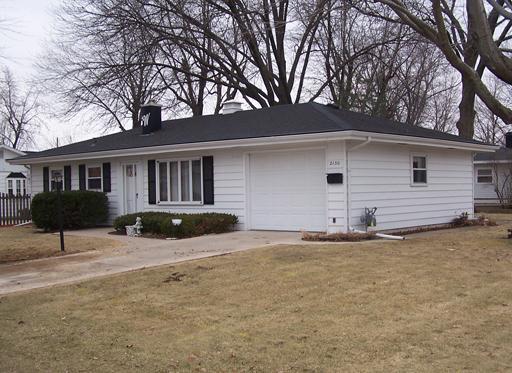 2130 Schuyler Dr., Peru, IL 61354