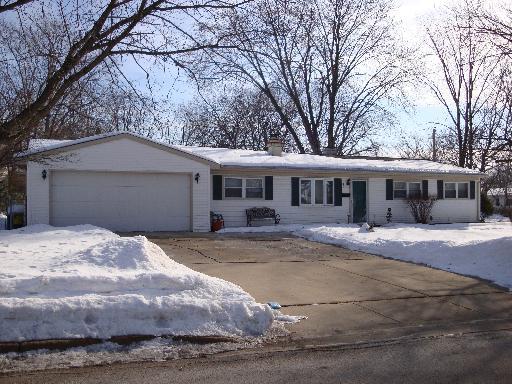 109 Center St., Streamwood, IL 60107