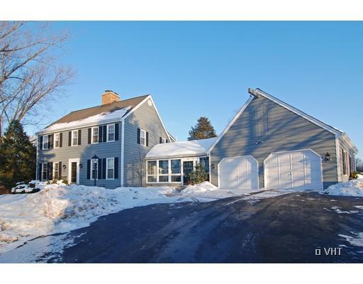 103 Carriage Rd., Barrington, IL 60010