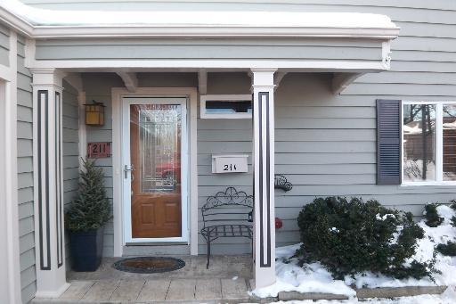 211 E Hillside Ave., Barrington, IL 60010