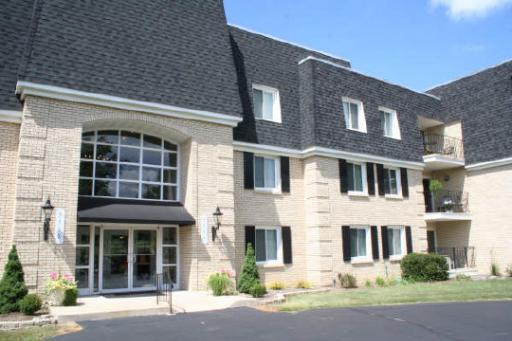 5548 Springbrook Rd. #303, Rockford, IL 61114