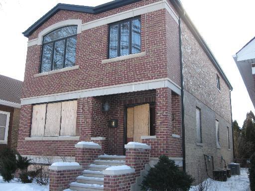 2439 W Berenice Ave., Chicago, IL 60613