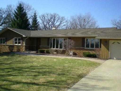 308 Sharon Dr., Sleepy Hollow, IL 60118