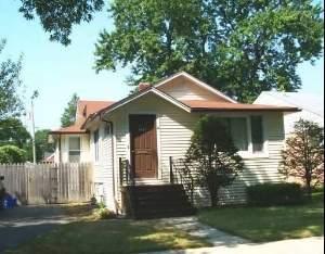 1682 White, Des Plaines, IL 60018