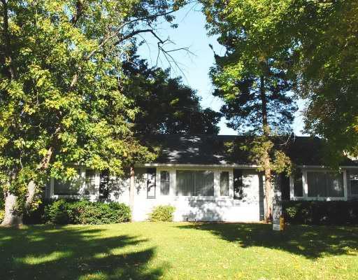 9972 Harnew West Rd., Oak Lawn, IL 60453