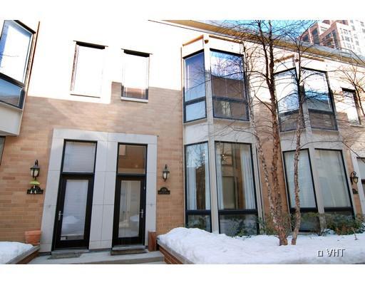 312 N Desplaines St. #B, Chicago, IL 60661