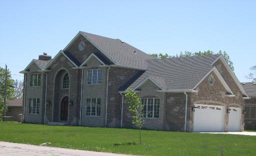 571 N 6th Ave., Addison, IL 60101