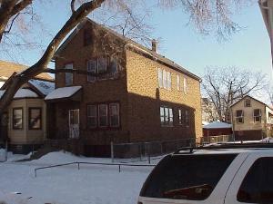 8947 S Escanaba Ave., Chicago, IL 60617