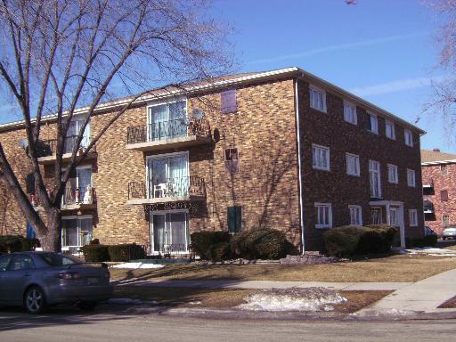 5834 W 77th St. #304, Burbank, IL 60459