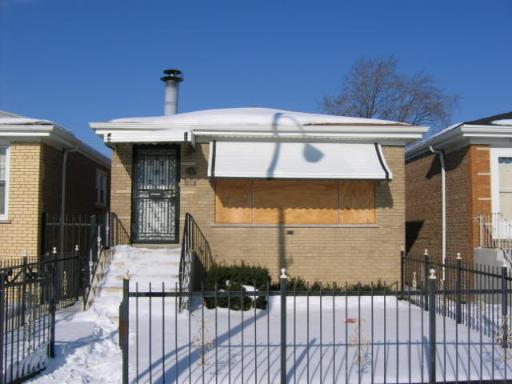 3304 W Columbus Dr., Chicago, IL 60652
