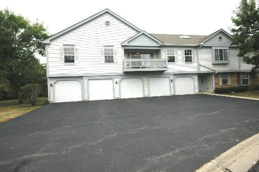 1250 Ballantrae Pl. #E, Mundelein, IL 60060