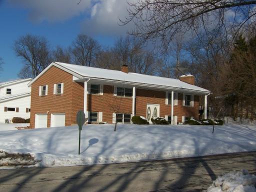601 Wendt Ave., East Dundee, IL 60118