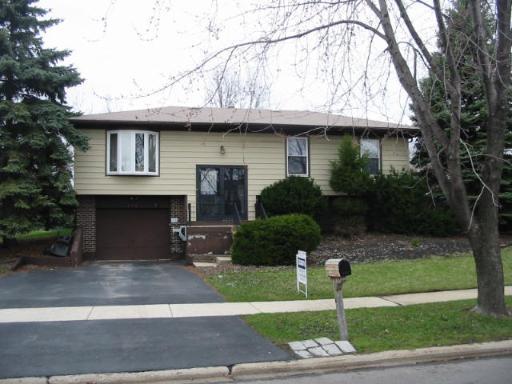 472 Falconridge Way, Bolingbrook, IL 60440