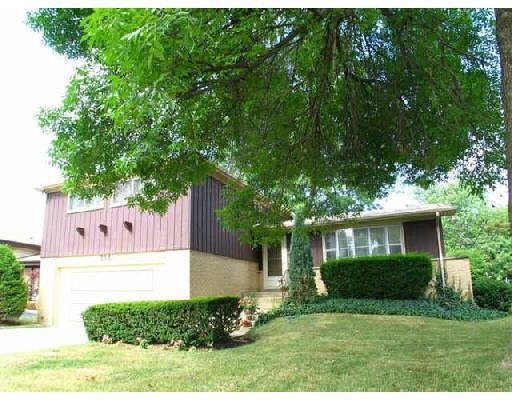 314 S Wilkins Dr., Des Plaines, IL 60016