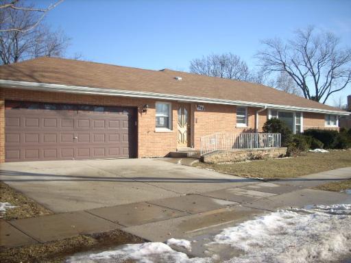 8701 N Elmore St., Niles, IL 60714