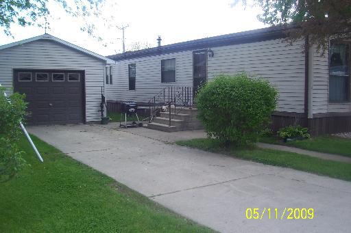 4 Country Side Dr., Sandwich, IL 60548
