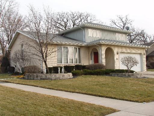 8005 Fawn Trail, Justice, IL 60458