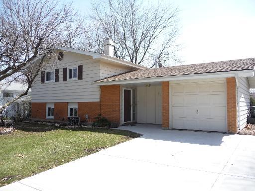 655 Alcoa Ln., Hoffman Estates, IL 60169