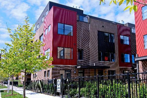 566 W 16th St., Chicago, IL 60616