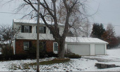 607 Wauponis Sq., Tonica, IL 61370