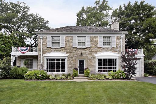 908 Wagner Rd., Glenview, IL 60025