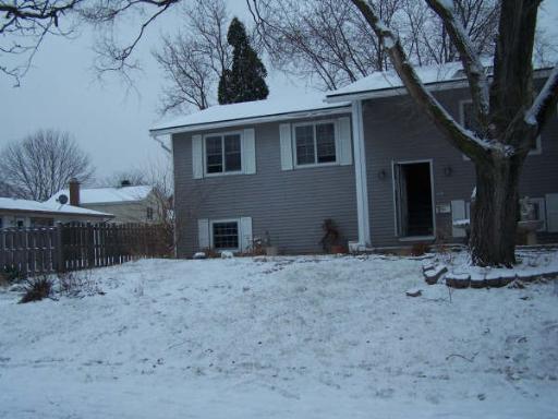 796 Canterbury Dr., Crystal Lake, IL 60014