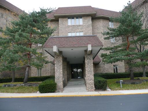 1250 Rudolph Rd. #1F, Northbrook, IL 60062