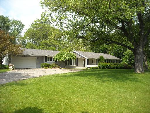 121 S Ela Rd., Barrington, IL 60010