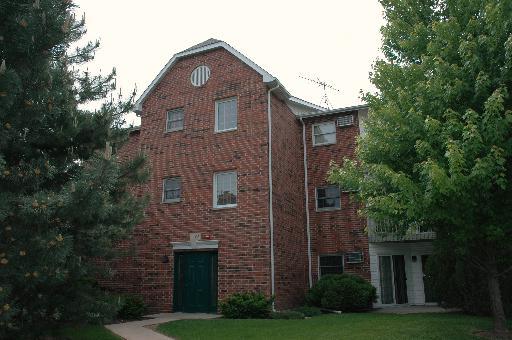 1323 Cunat Ct. #3F, Lake In The Hills, IL 60156