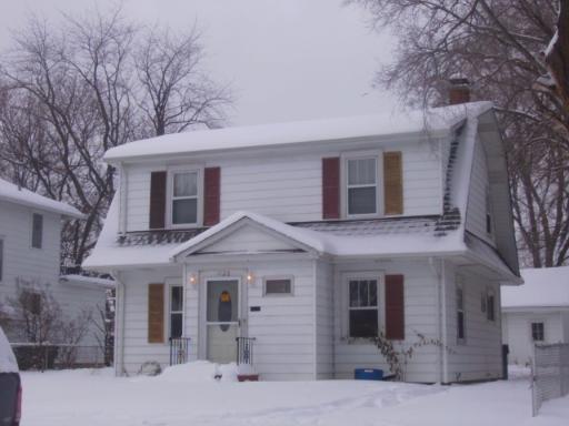 1122 Poplar St., Waukegan, IL 60085