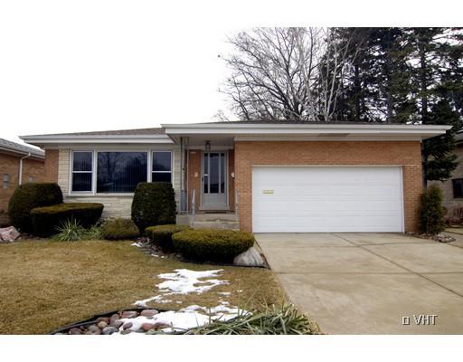 4535 N Delphia, Chicago, IL 60656