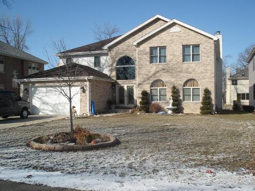 972 Red Oak St., Addison, IL 60101
