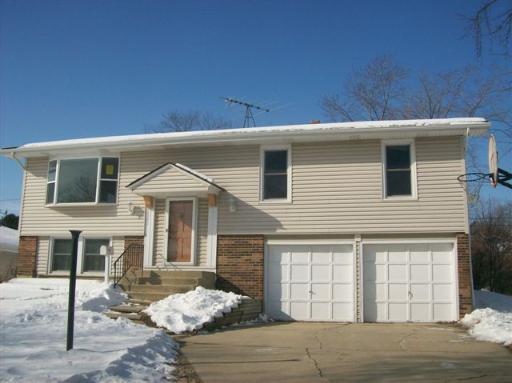 2080 Hilltop Rd., Hoffman Estates, IL 60195