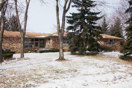 67 Watergate Dr., South Barrington, IL 60010