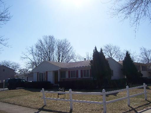33 E Armitage Ave., Addison, IL 60101