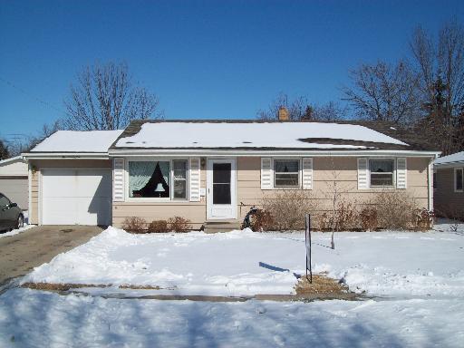 329 Orchard Ln., Sycamore, IL 60178