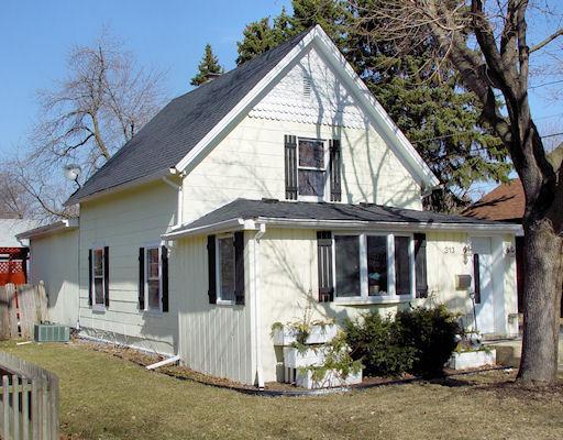 313 Oak St., Geneva, IL 60134