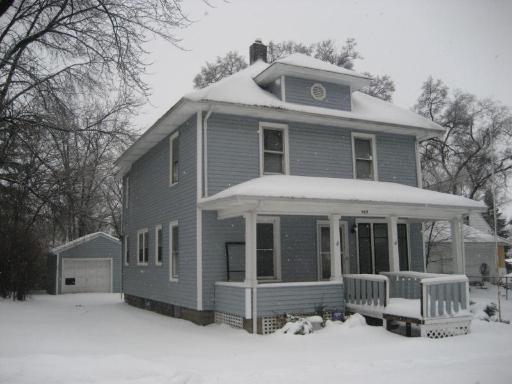909 Grove St., Aurora, IL 60505