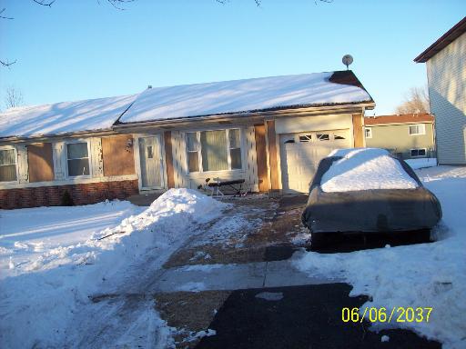 664 Chesapeake Dr., Bolingbrook, IL 60440