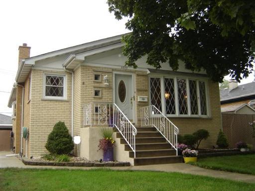 8220 S Newland Ave., Burbank, IL 60459