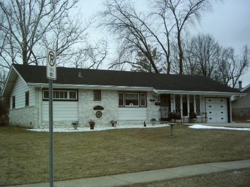125 Flagstaff Ln., Hoffman Estates, IL 60169