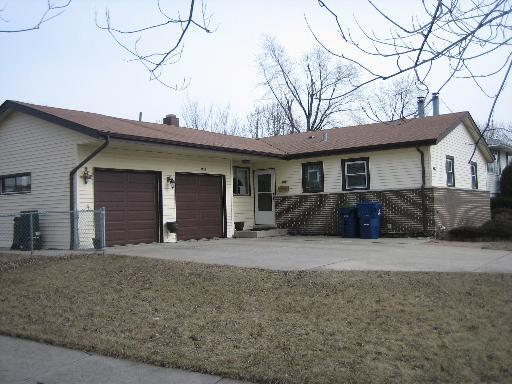 9024 W 91 Pl., Hickory Hills, IL 60457