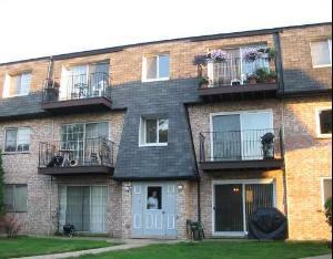 9440 Bay Colony Dr. #2E, Des Plaines, IL 60016