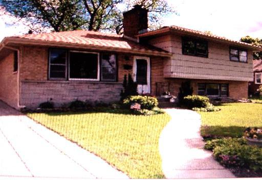 215 Quincy St., Westmont, IL 60559