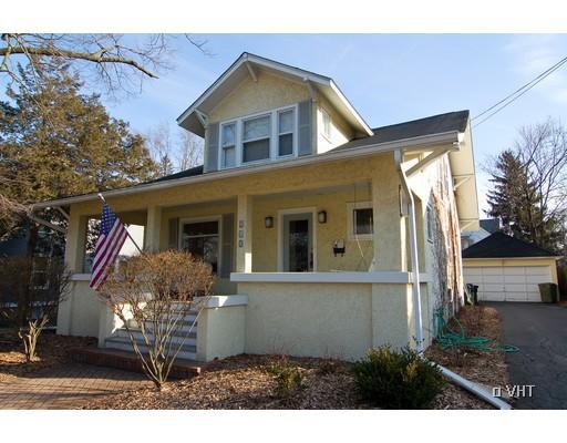 213 W Lincoln Ave., Barrington, IL 60010