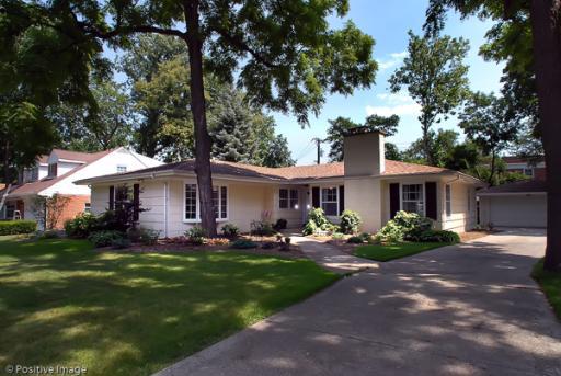 909 Oakwood Ter., Hinsdale, IL 60521