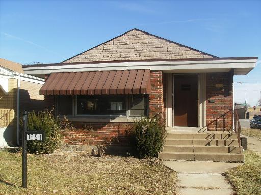 7357 S Artesian St., Chicago, IL 60629