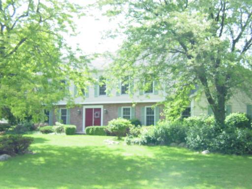 1 Sunset Ct., Hawthorn Woods, IL 60047