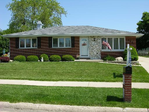 555 Fawn Ct., Carol Stream, IL 60188