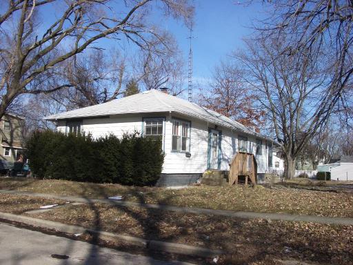 422 N 8th St., Dekalb, IL 60115